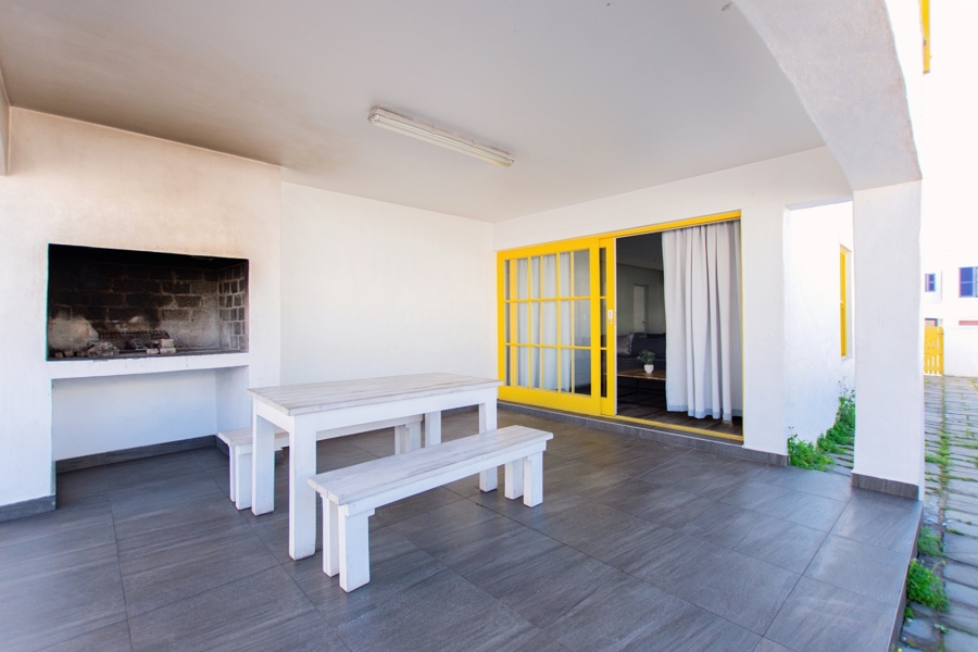 6 Bedroom Property for Sale in Mykonos Western Cape